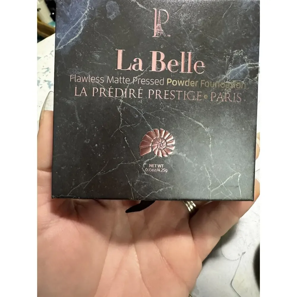 LA PREDIRE PRESTIGE PARIS La Belle Flawless Matte Pressed Powder Foundation